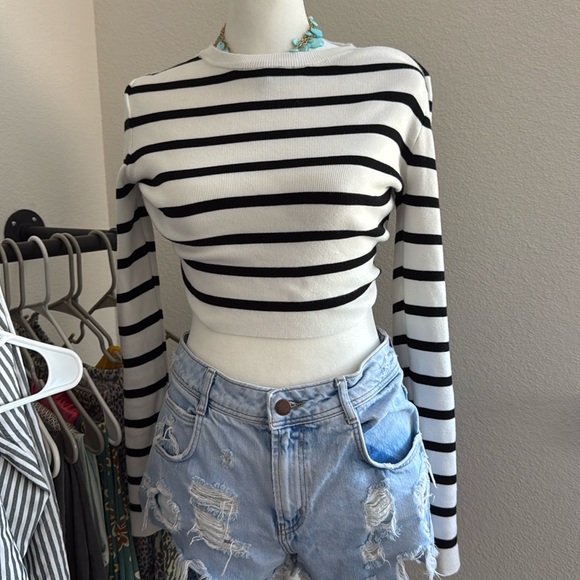 Crop sweater top - Picture 1 of 4